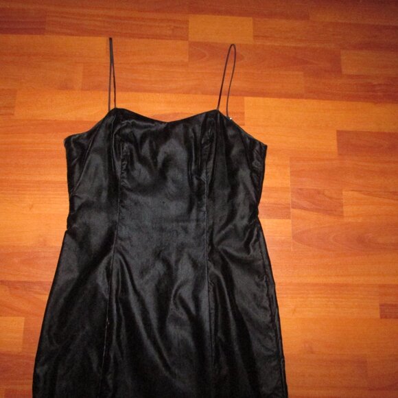 Black Velvet Slim Fitting Dress Gown - Sz 9 - Vintage - Picture 3 of 9